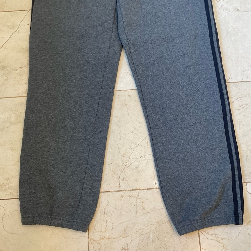 Adidas Sweat Pants NWT, grey with black leg stripes, fleece, Men’s Sz XL - Picture 4 of 12